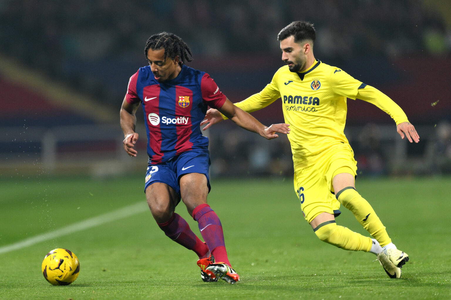 Hinh anh 1: Tran dau Barcelona vs Villarreal vong 37 La Liga